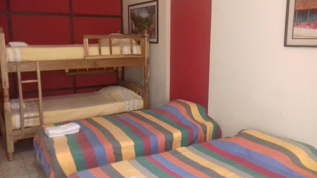 Hostal Dona Marta San Salvador Eksteriør billede